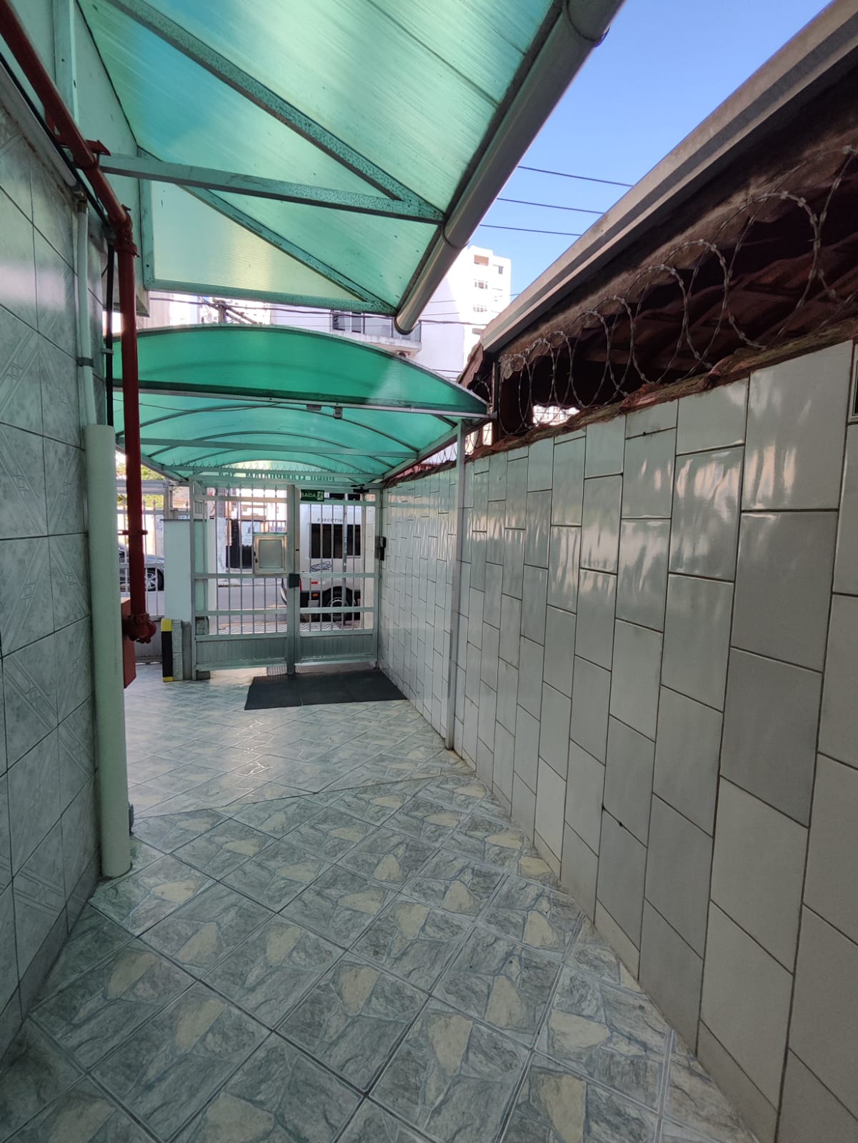 🏖️ Apartamento de 1 dormitório à venda na quadra da praia, ao lado do Brisamar Shopping!